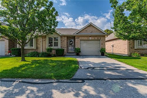 16-385 Park Rd N, Brantford, ON, N3R0A1 | Card Image