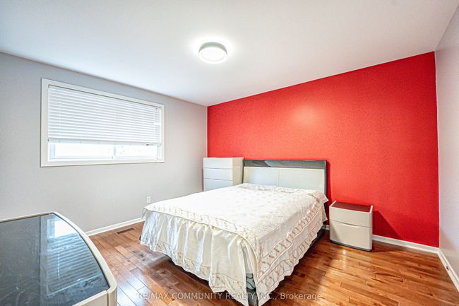 702 Castleguard Cres, House other with 4 bedrooms, 2 bathrooms and 4 parking in Burlington ON | Image 17
