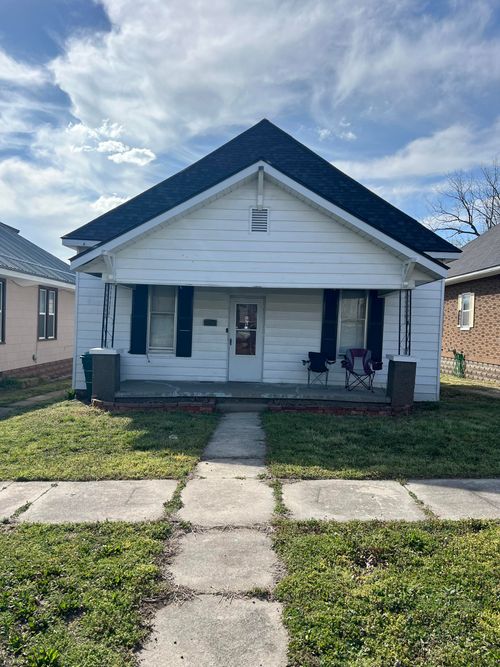 806 4th St, Monett, MO, 65708-1711 | Card Image