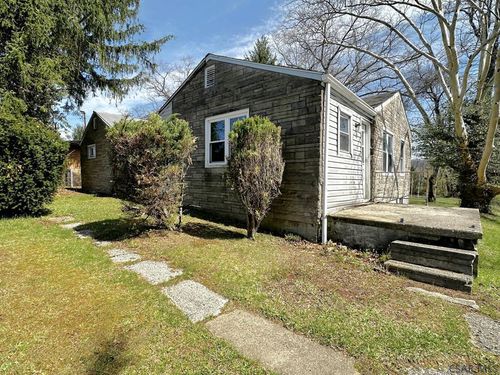 492 Brush Ave, Johnstown, PA, 15906-1451 | Card Image