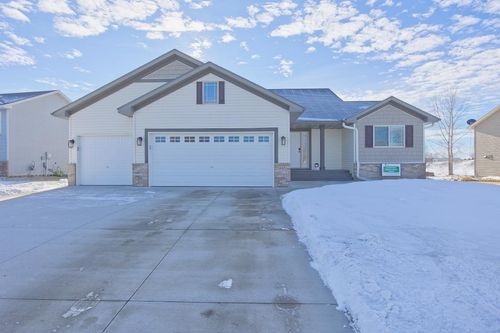 845 Mallard Ave, Winsted, MN, 55395-6573 | Card Image