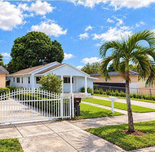 258 E 12th St, Hialeah, FL, 33010-3506 | Card Image