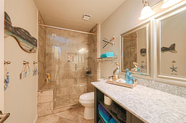 Upstairs Bathroom. | Image 36