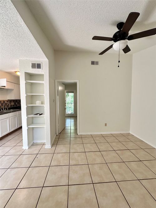 204-4322 Gillis Street, Austin, TX, 78745 | Card Image