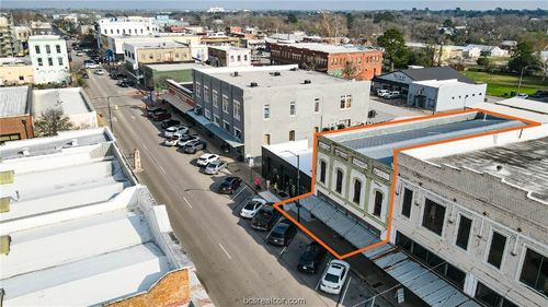 205 W Alamo St, Brenham, TX, 77833-3629 | Card Image