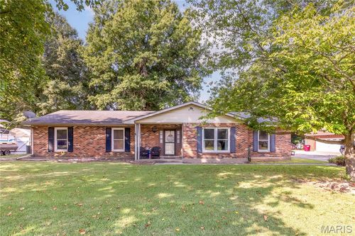 725 N West St, Sikeston, MO, 63801-4739 | Card Image