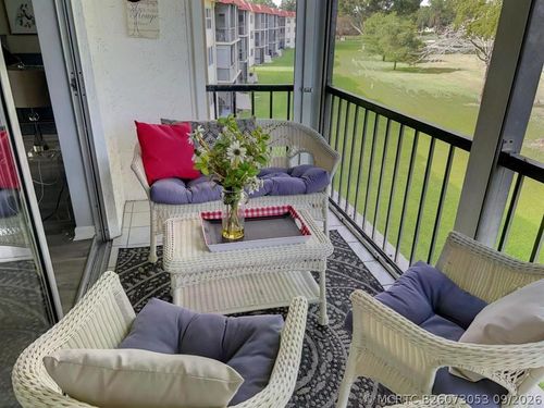 304-9300 N Hollybrook Lake Drive S, Pembroke Pines, FL, 33025 | Card Image