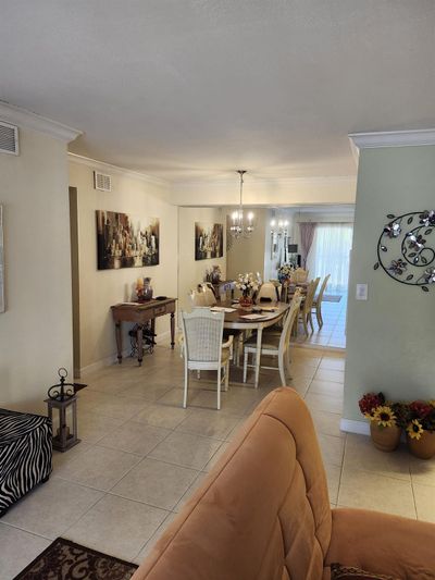 203 - 3021 N Oakland Forest Dr, Condo with 2 bedrooms, 1 bathrooms and null parking in Oakland Park FL | Image 3