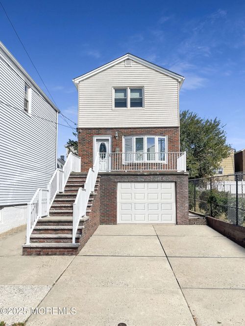 63 Cottage St, Bayonne, NJ, 07002-4333 | Card Image