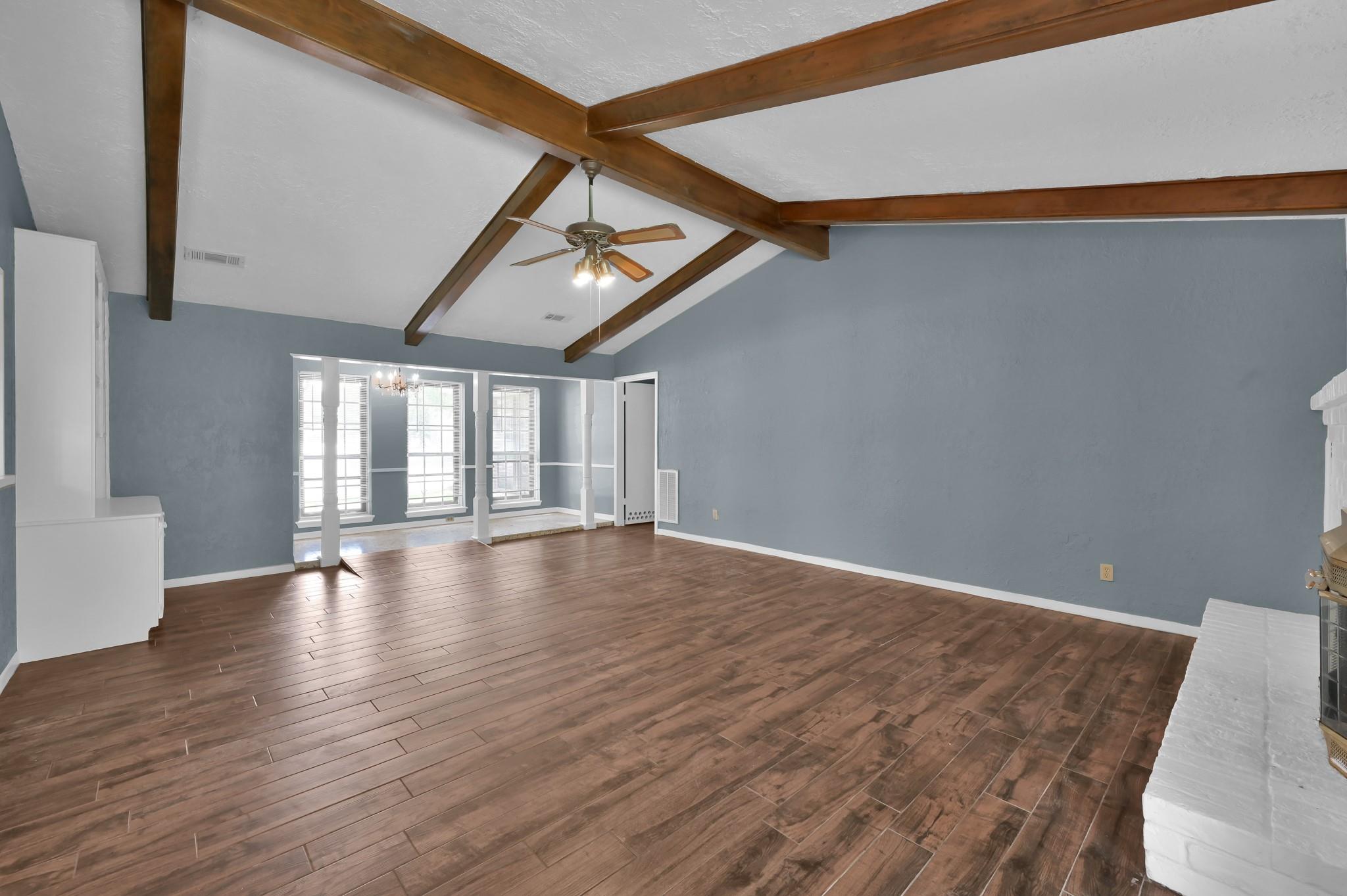 Residential Lease in Oak Ridge North 4