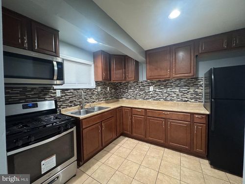 9211 Utica Pl, SPRINGDALE, MD, 20774-5401 | Card Image