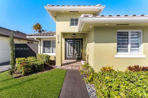 714 Nw 134th Pl, Miami, FL, 33182 | Card Image