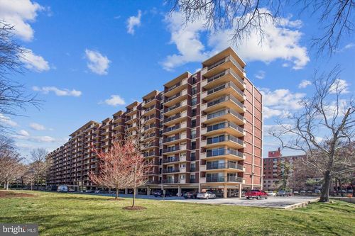 apt-810-1300 Army Navy Dr, ARLINGTON, VA, 22202-2052 | Card Image