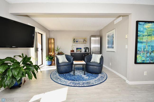 Living Room | Image 14
