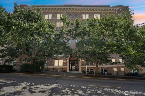 a207-505 E Denny Way, Seattle, WA, 98122-2160 | Card Image