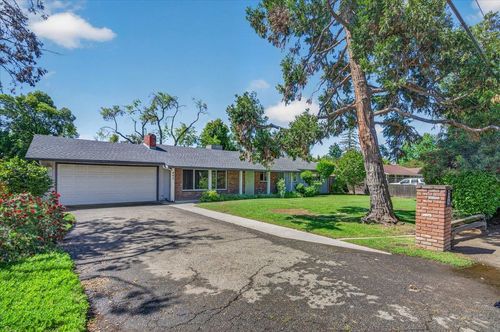 445 W San Jose Ave, Fresno, CA, 93704-2315 | Card Image
