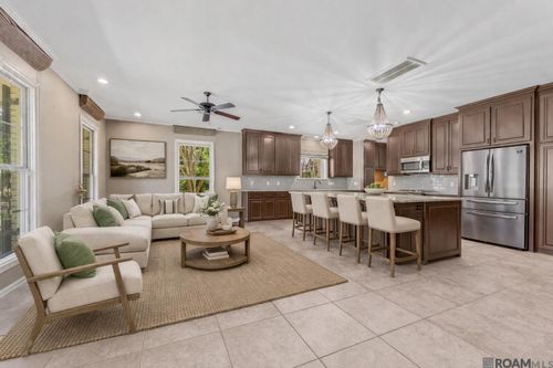 7964 Old Hammond Hwy, Baton Rouge, LA, 70809-1227 | Card Image