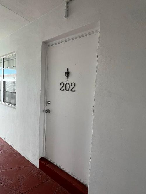 202-1321 Nw 43rd Ave, Lauderhill, FL, 33313-5794 | Card Image
