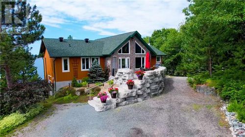 570 Pine Cone Rd, Skead, ON, P0M2Y0 | Card Image