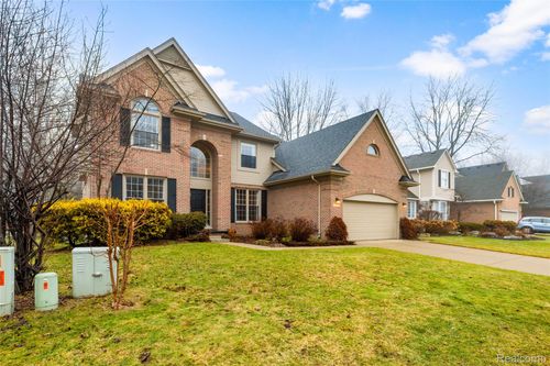 1028 Chesapeake, Rochester Hills, MI, 48307-4691 | Card Image