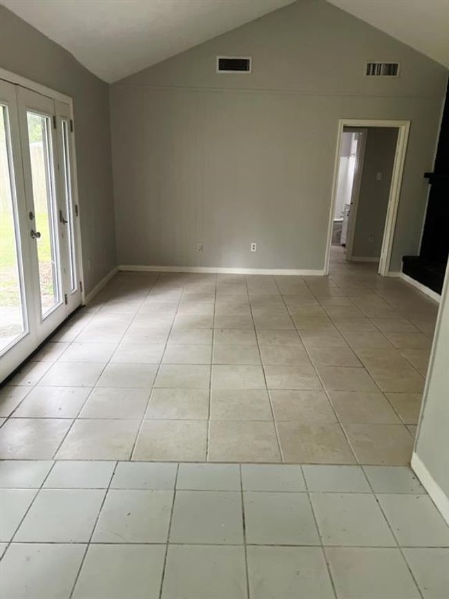 23302 Whispering Willow Dr, House other with 3 bedrooms, 2 bathrooms and 2 parking in Spring TX | Image 6