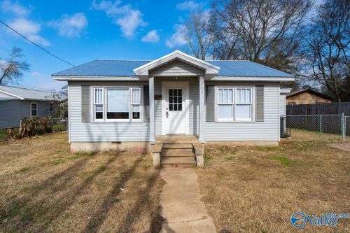 202 Oak St, Athens, AL, 35611-1945 | Card Image