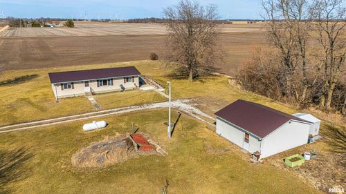 64 1725th Ave, Mount Pulaski, IL, 62548-6616 | Card Image