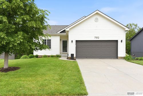 7512 S 101st Street, La Vista, NE, 68129 | Card Image