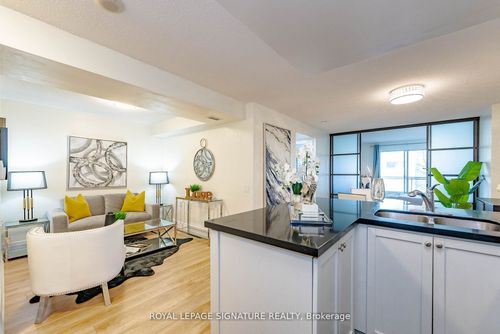 209-21 Hillcrest Ave, North York, ON, M2N7K2 | Card Image