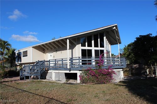301 Marco Lake Dr, MARCO ISLAND, FL, 34145-2825 | Card Image
