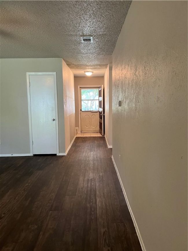 7318 Lunar Dr, House other with 3 bedrooms, 2 bathrooms and 2 parking in Austin TX | Image 4