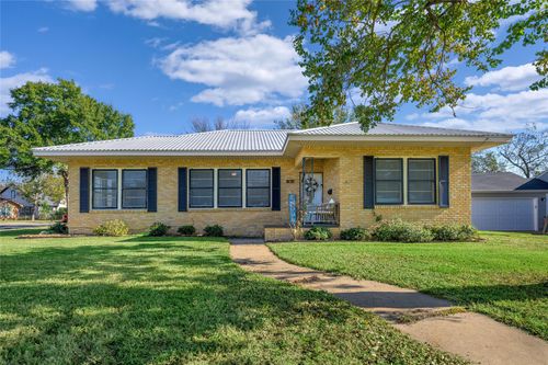 458 N Franklin St, La Grange, TX, 78945-1914 | Card Image
