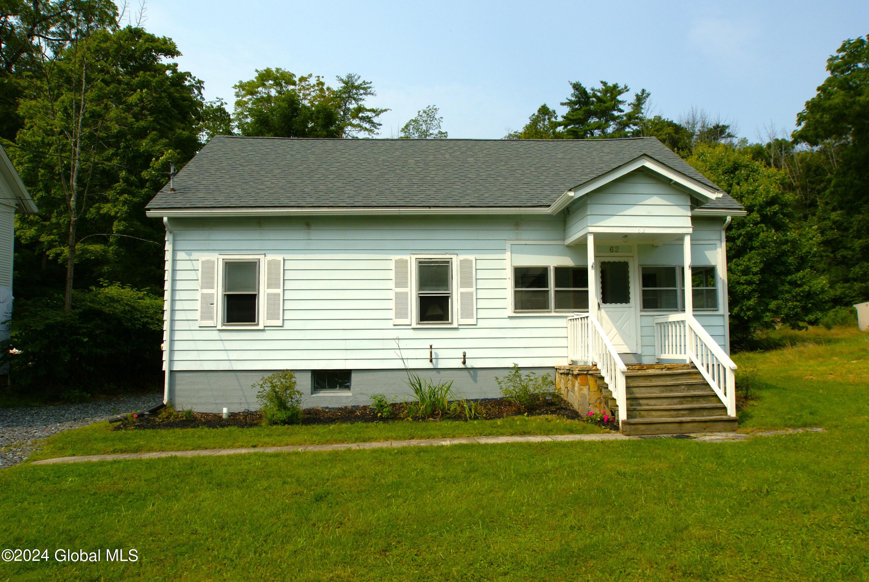 Saunders St, Whitehall, NY 12887