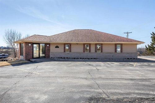915 E Mineral St, PLATTEVILLE, WI, 53818-2920 | Card Image