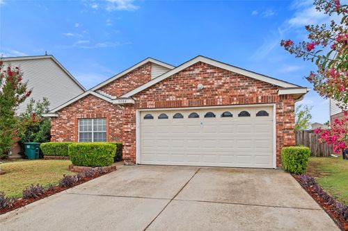 9084 Blue Ridge Trl, Fort Worth, TX, 76118-7330 | Card Image