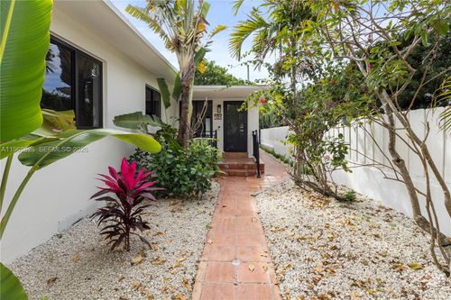 2-1620 Sw 18th St, Miami, FL, 33145 | Card Image