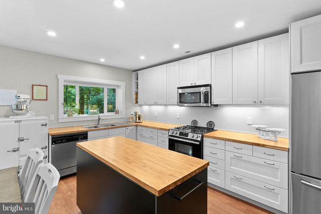 622 Timber Ln, House other with 3 bedrooms, 2 bathrooms and null parking in BLUEMONT VA | Image 13