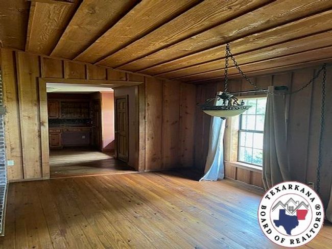 327 Crudip Ln, Home with 2 bedrooms, 2 bathrooms and null parking in Texarkana TX | Image 7