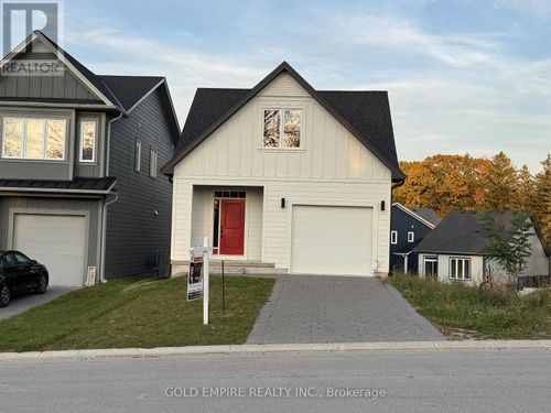 lower-30 Julie Crescent, London South (South J), ON, N5Z0A9 | Card Image