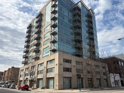 12bc-1000 W Leland Ave, Chicago, IL, 60640-3064 | Card Image