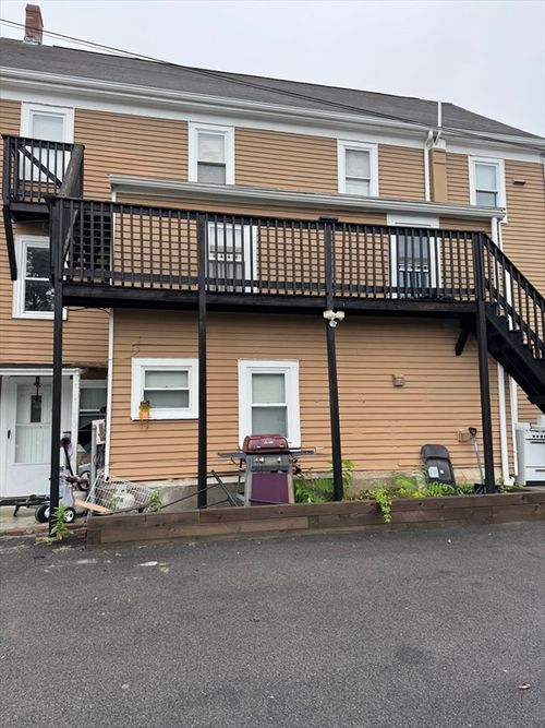 5 Morton Sq, Stoughton, MA, 02072-2807 | Card Image