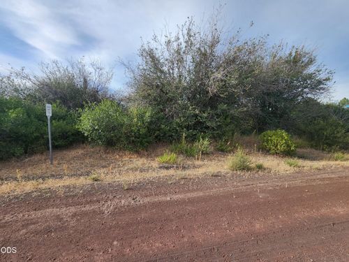 7-0 E Lake Avenue, Chiloquin, OR, 97624 | Card Image