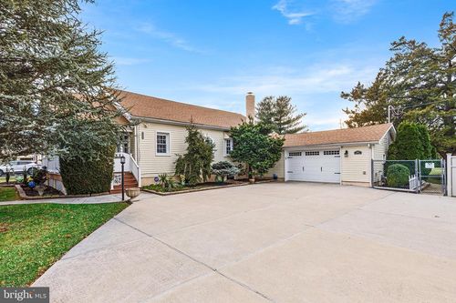 1666 Brown Ave, BENSALEM, PA, 19020-4108 | Card Image