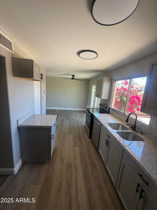 5723 N 44th Ln, Glendale, AZ, 85301-6307 | Card Image