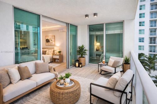 apt-1711-300 S Biscayne Blvd, Miami, FL, 33131-5367 | Card Image