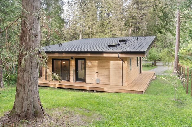 585 Wildwood Cres, House other with 1 bedrooms, 1 bathrooms and 3 parking in Gabriola Island BC | Image 48