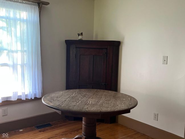 Dining area in Kitchen | Image 14