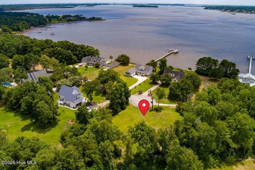 150 Azalea Ct, Swansboro, NC, 28584-8194 | Card Image