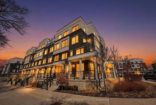 42-300 Alex Gardner Cir, Aurora, ON, L4G3G5 | Card Image