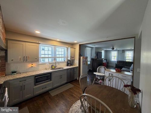 unit-9-2 S Lime St, QUARRYVILLE, PA, 17566-1244 | Card Image